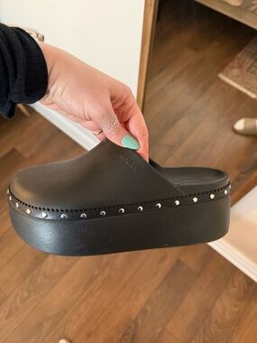 Crocs Dylan Platform Clogs studded